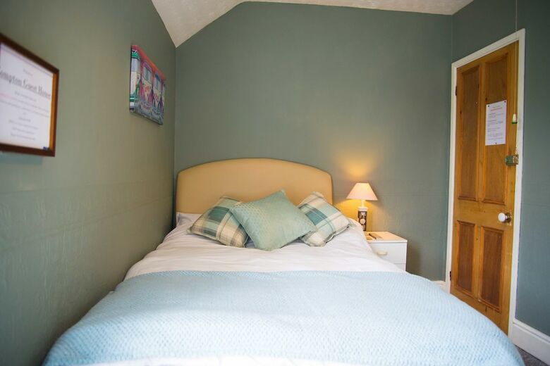 Bed & Breakfast Compton Guest House