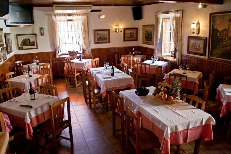 Albergue Hostal La Maya