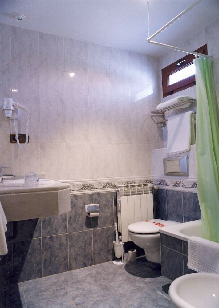 Albergue Hostal La Maya