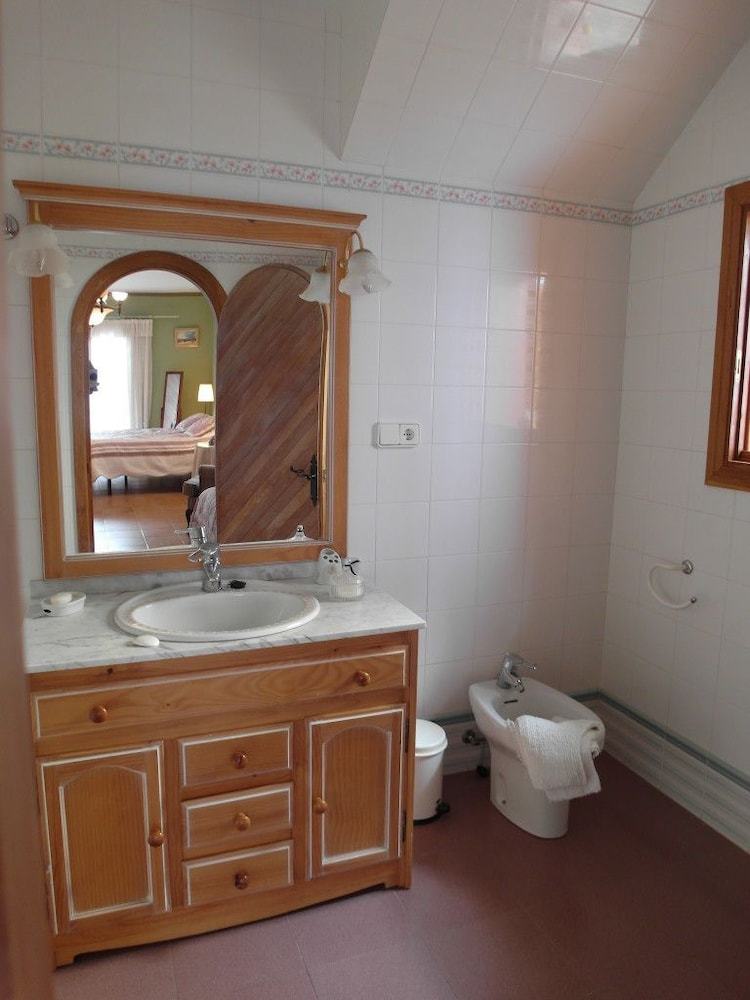 Casa Roble B&B