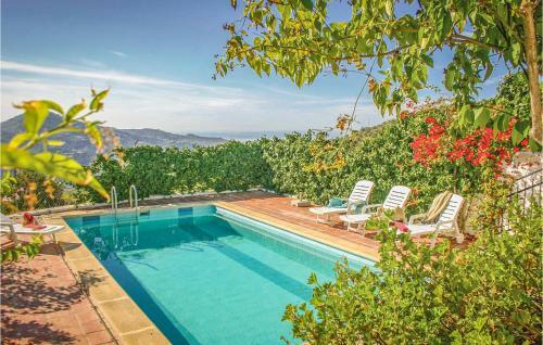 Three-bedroom Holiday Home Corumbela With Sea View 06