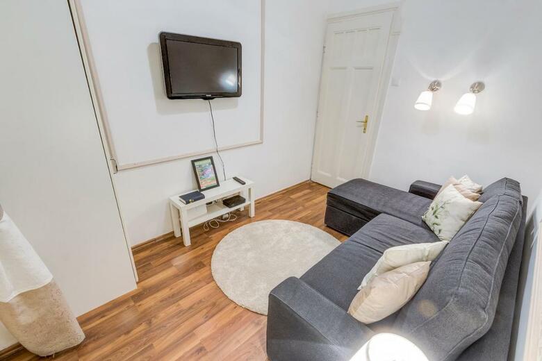 Fashion Street Luxury Apartment