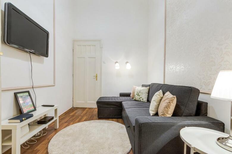 Fashion Street Luxury Apartment