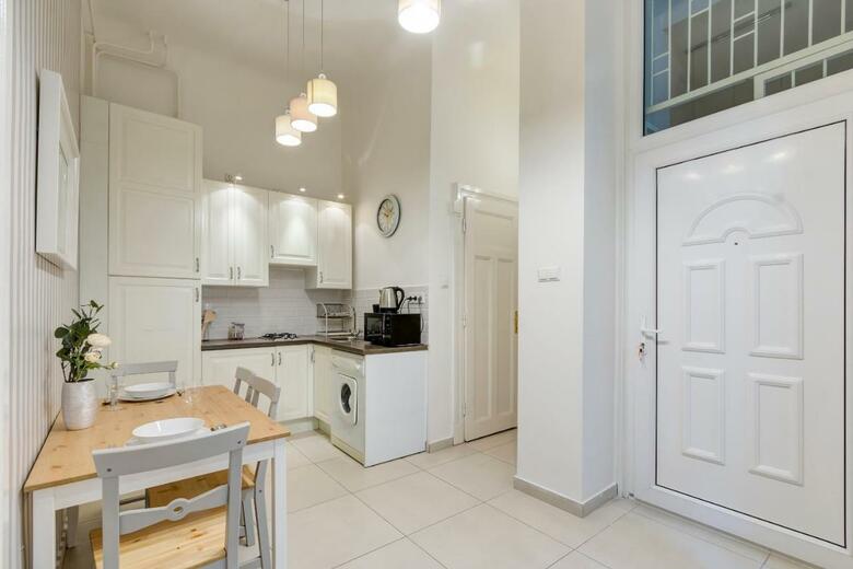 Fashion Street Luxury Apartment