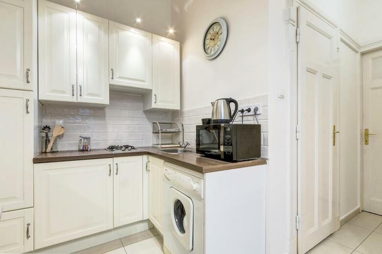 Fashion Street Luxury Apartment