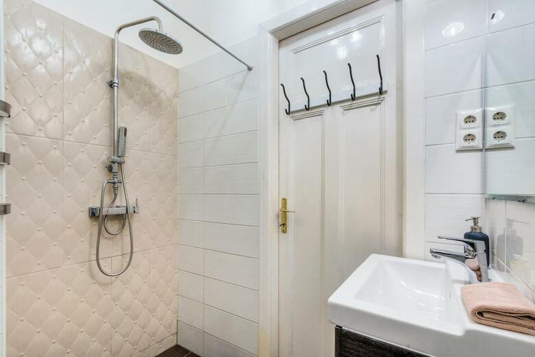 Fashion Street Luxury Apartment