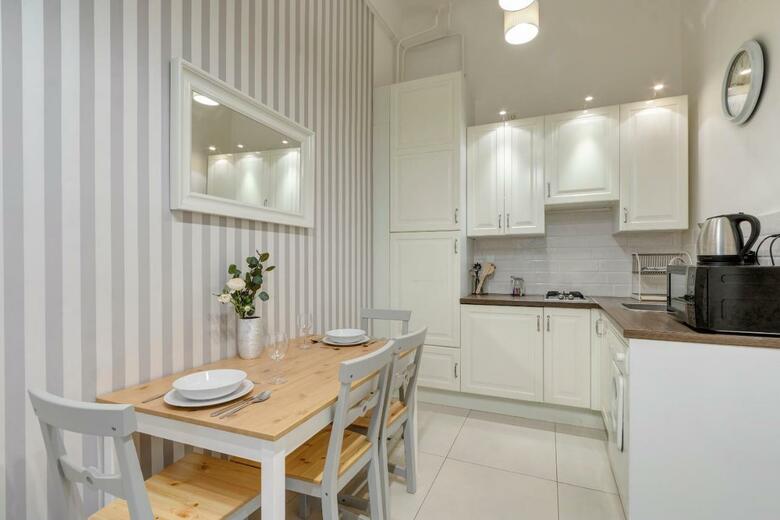 Fashion Street Luxury Apartment