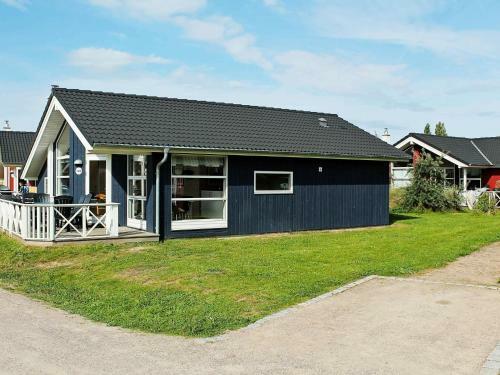 Two-bedroom Holiday Home In Gro�enbrode 1
