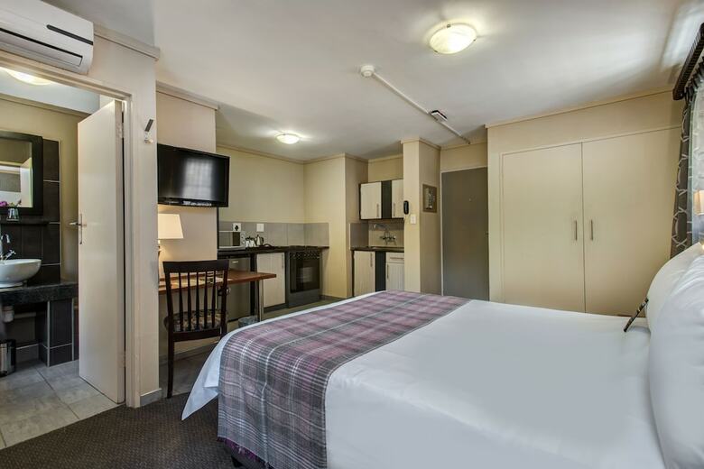 Hotel Protea Manor (.)