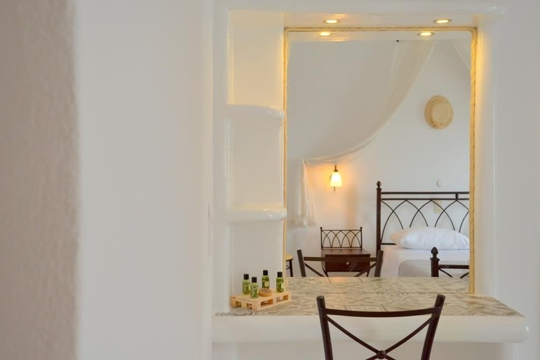 Hotel Glaronisia