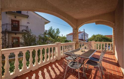 Three-bedroom Apartment Novi Vinodolski 08