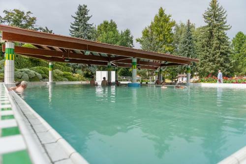 Karos Boni Term�l Hotel