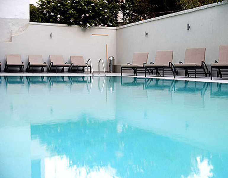 Hotel Angela Suites