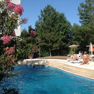 Hotel Briz(.)