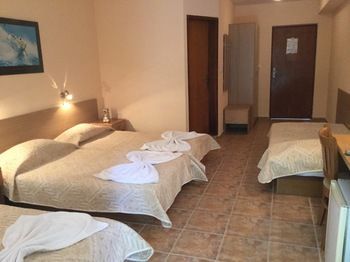 Hotel Briz(.)