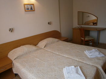Hotel Briz(.)