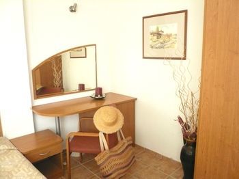 Hotel Briz(.)