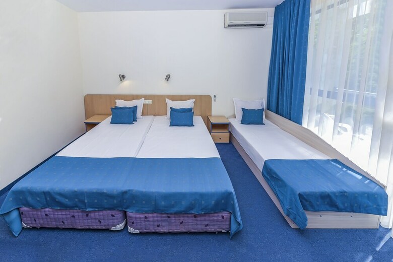 Holiday Park Hotel