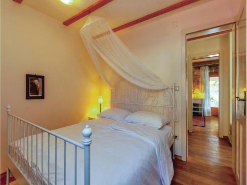 Three-bedroom Holiday Home Turcic With Sea View 09