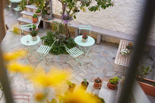 Hostal Archontiko Hotel