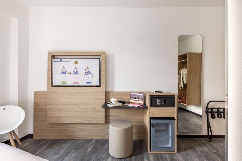 G Hotel