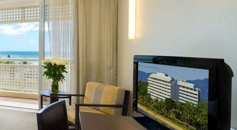 Mercure Hotel Harbourside Cairns