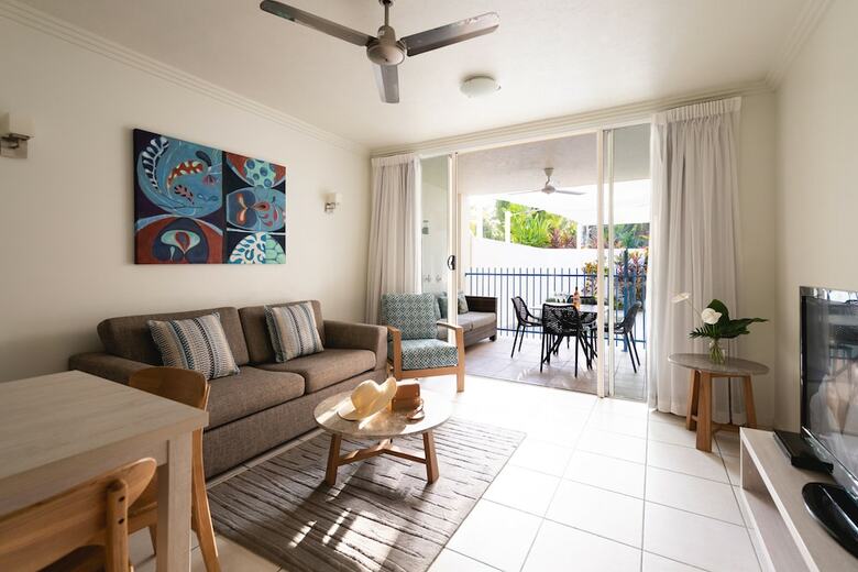 Hotel Oaks Lagoons