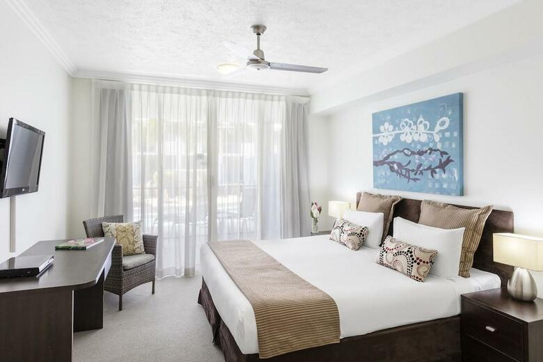 Hotel Oaks Lagoons