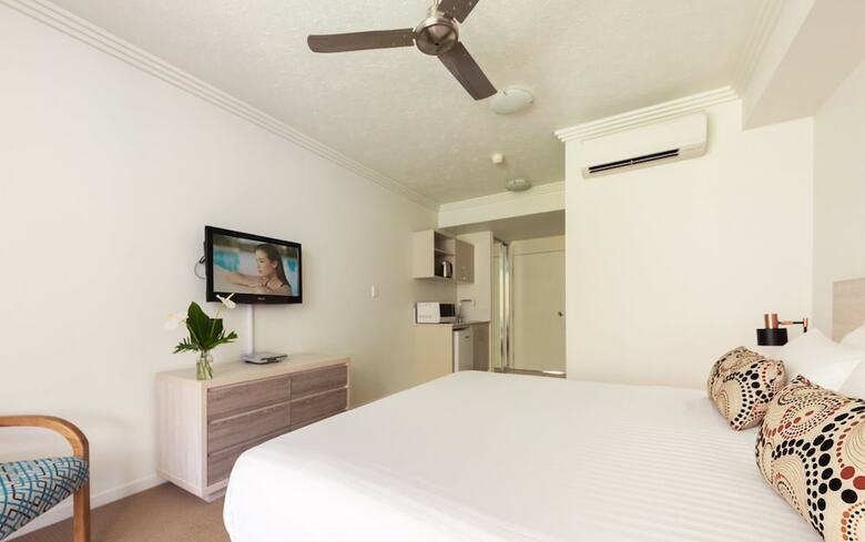 Hotel Oaks Lagoons