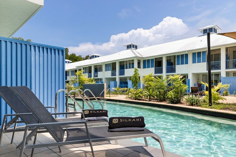 Hotel Oaks Lagoons
