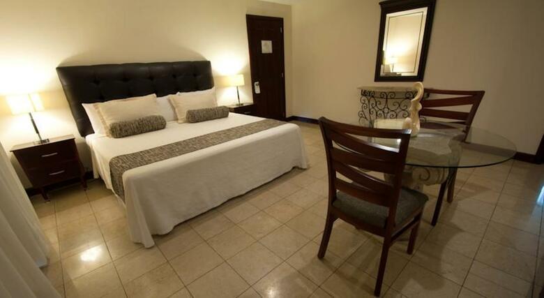 Country Hotel&suites