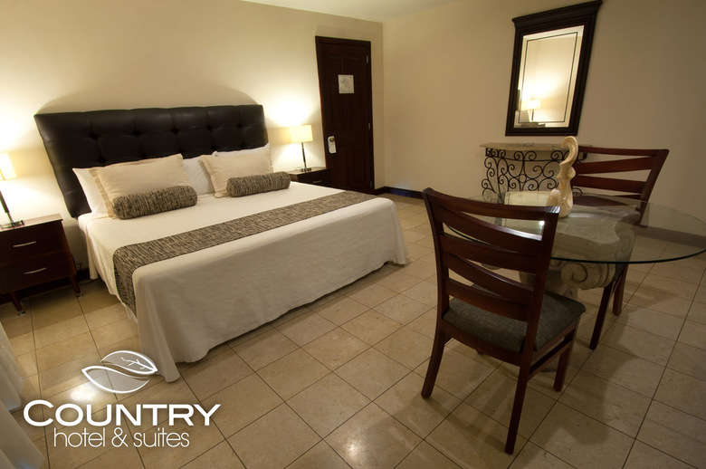 Country Hotel&suites