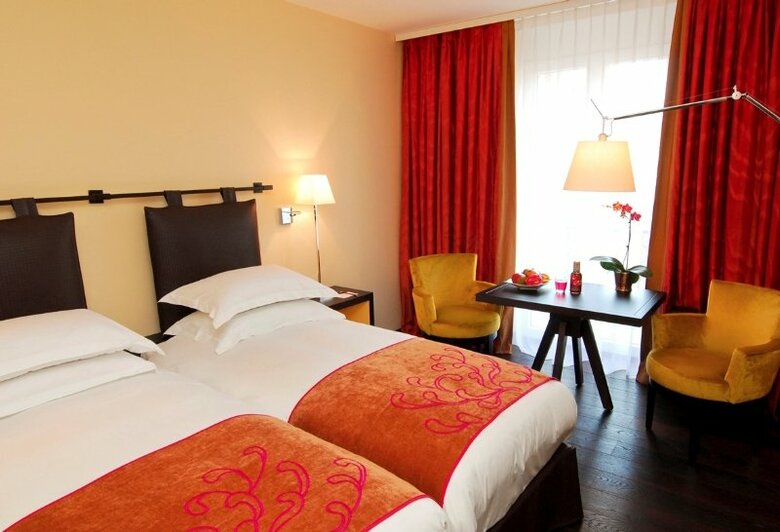 Hotel Eastwest