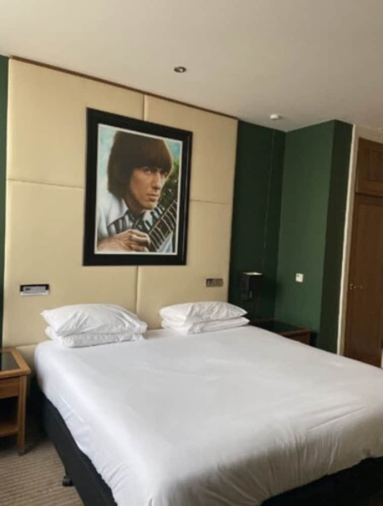 Hard Days Night Hotel