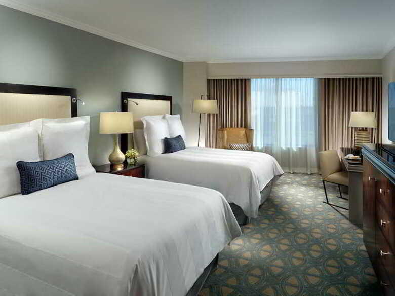 Hotel Wyndham Riverfront