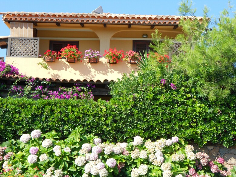 Apartamentos Villaggio Baia De Bahas � Suites
