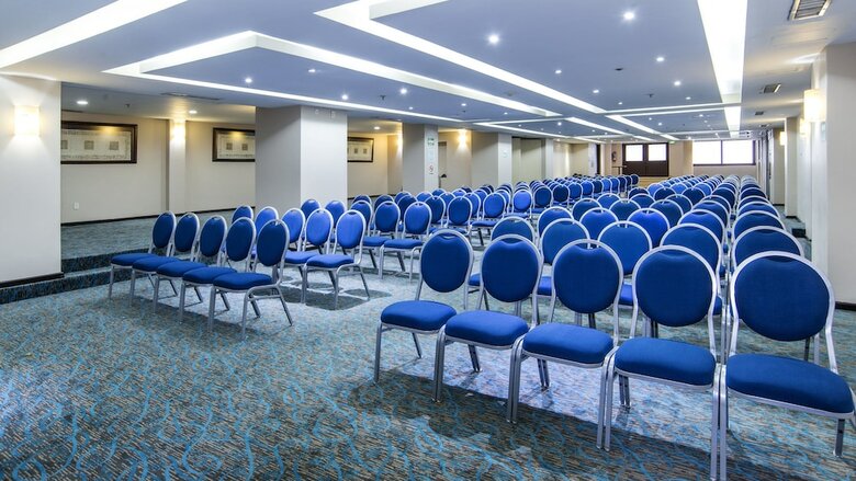 Holiday Inn Hotel & Suites Zona Rosa