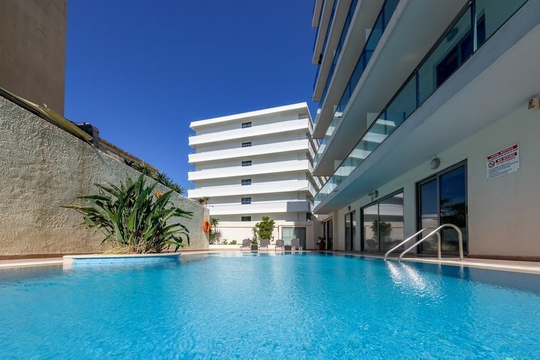 Manousos City Hotel