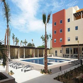 Hotel City Express Plus Cabo San Lucas