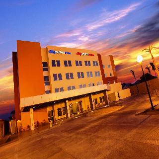 Hotel City Express Plus Cabo San Lucas