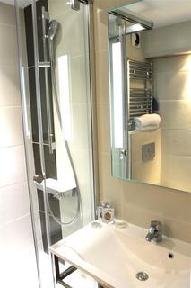 Hotel Kyriad Lyon Est - Bron Eurexpo Le Cottage