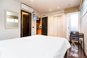 Apartamentos Ainb Gothic Studios