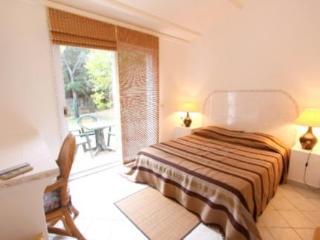 Hotel A Trama