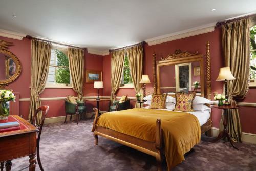 Hotel The Gore (.)