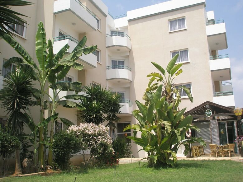 Hotel Debbie Xenia Apartments