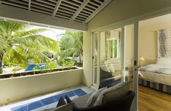 Hotel Waves Beach Resort & Spa