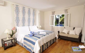 Hotel Waves Beach Resort & Spa