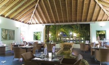 Hotel Waves Beach Resort & Spa