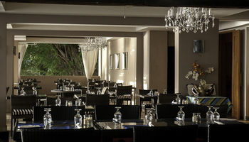 Hotel Waves Beach Resort & Spa