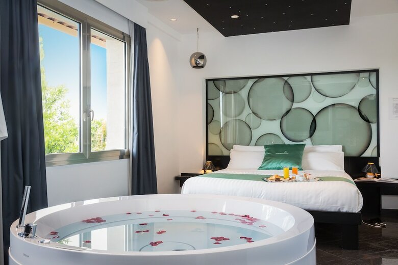 Jc Contemporary Hotel
